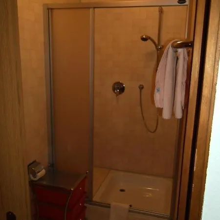 Hotel Gasthof Zum Neubau Kisslegg Room photo