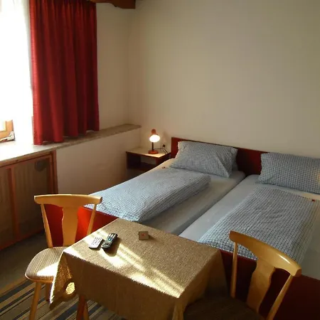 Hotel Gasthof Zum Neubau Kisslegg Room photo