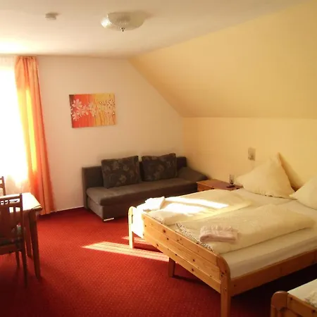 Hotel Gasthof Zum Neubau Kisslegg Room photo
