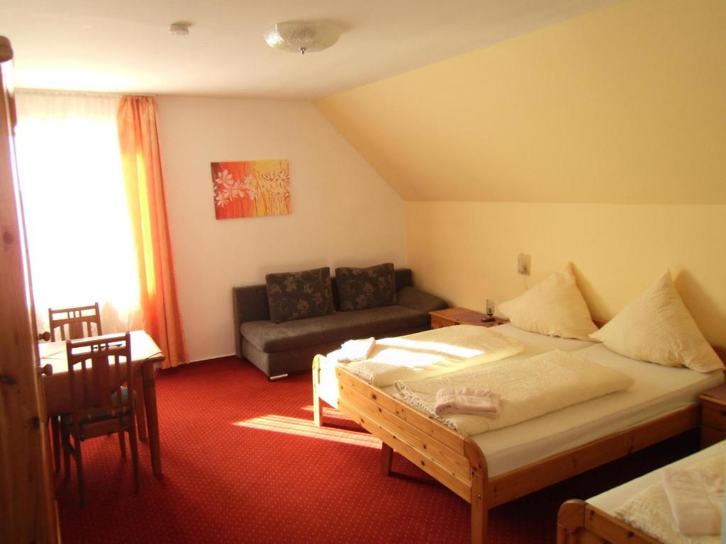Gasthof Zum Neubau Hotel 2*